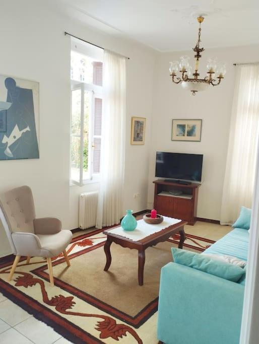 Calliope'S Neoclassical Home In The Heart Of Plaka Афины Экстерьер фото