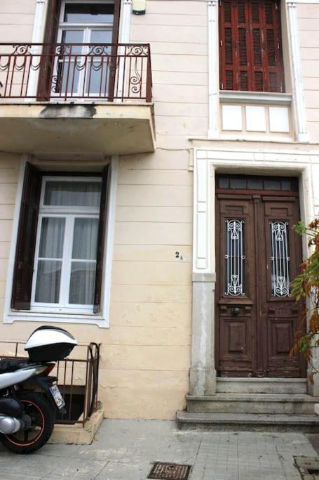 Calliope'S Neoclassical Home In The Heart Of Plaka Афины Экстерьер фото