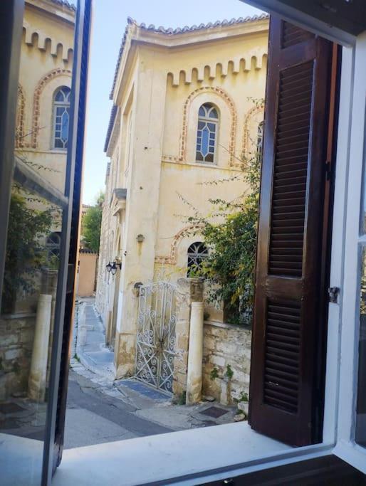 Calliope'S Neoclassical Home In The Heart Of Plaka Афины Экстерьер фото